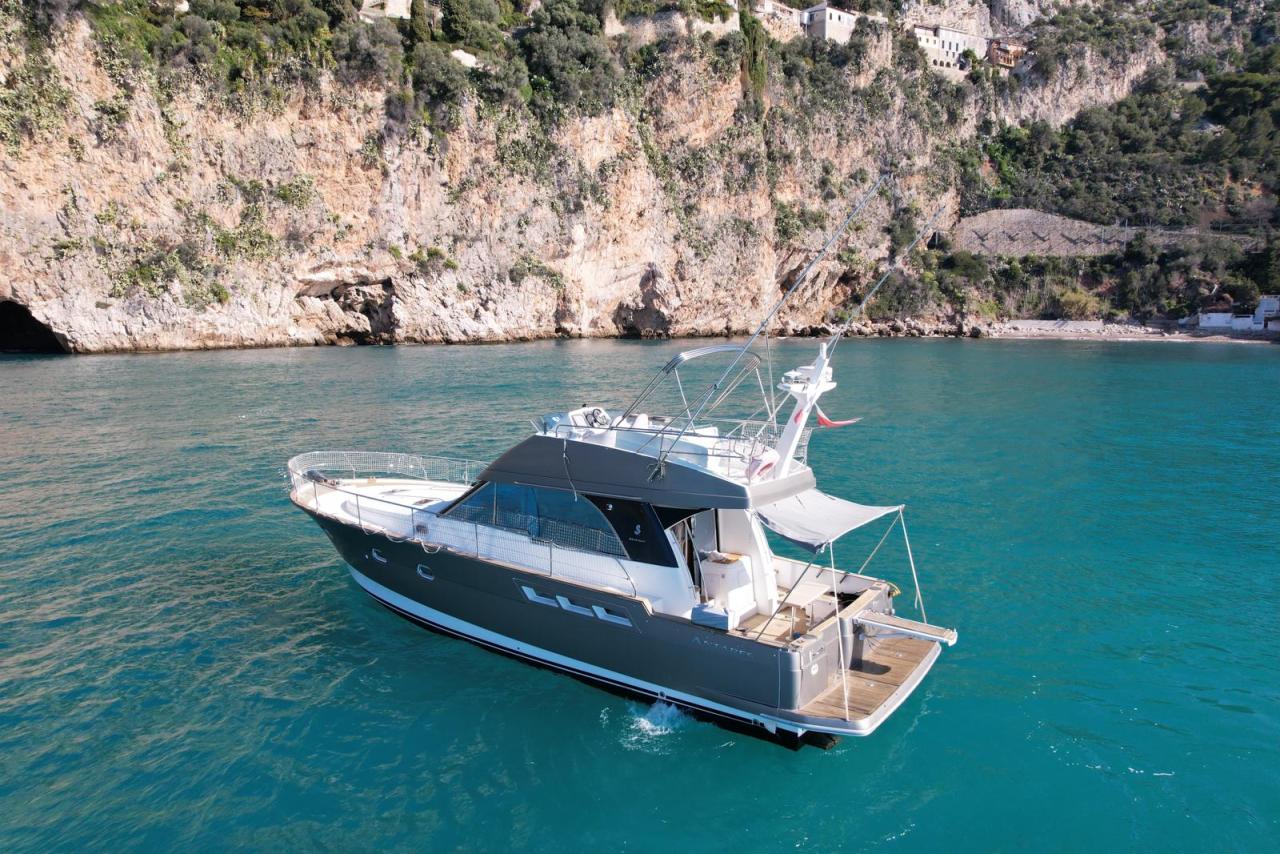 Beneteau Antares 13.80 — photo 3