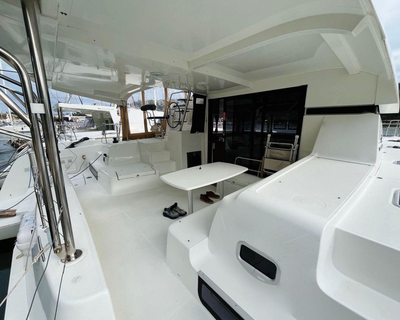Lagoon 42 — photo 10