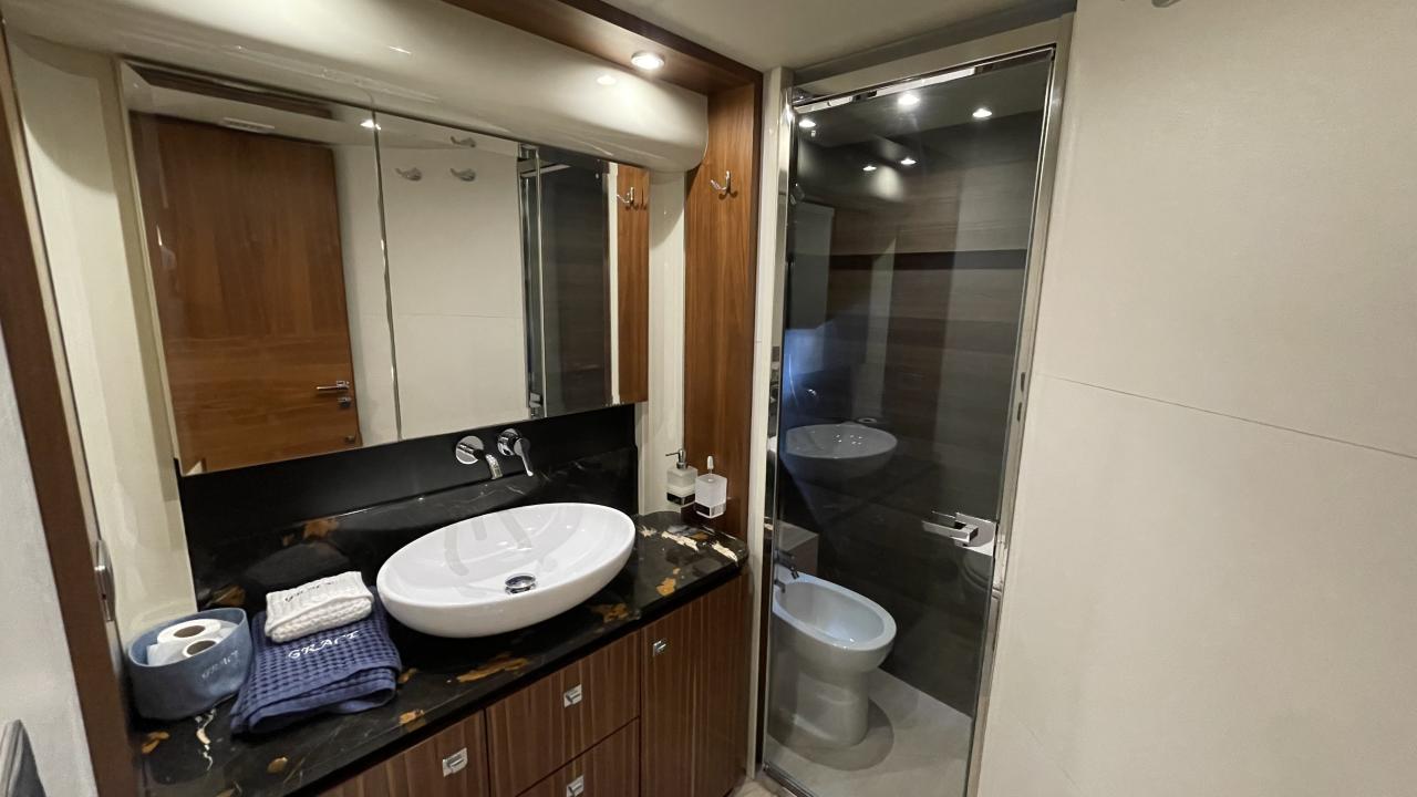 Absolute Navetta 58 — photo 32