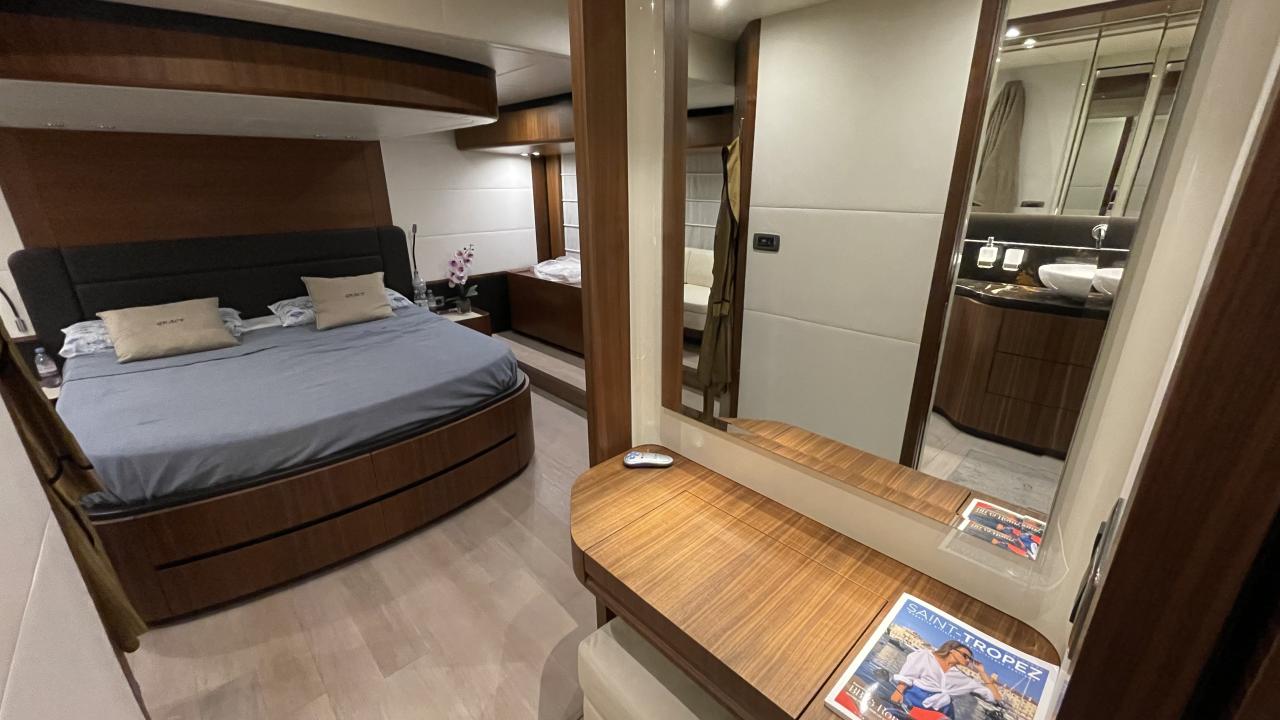 Absolute Navetta 58 — photo 31