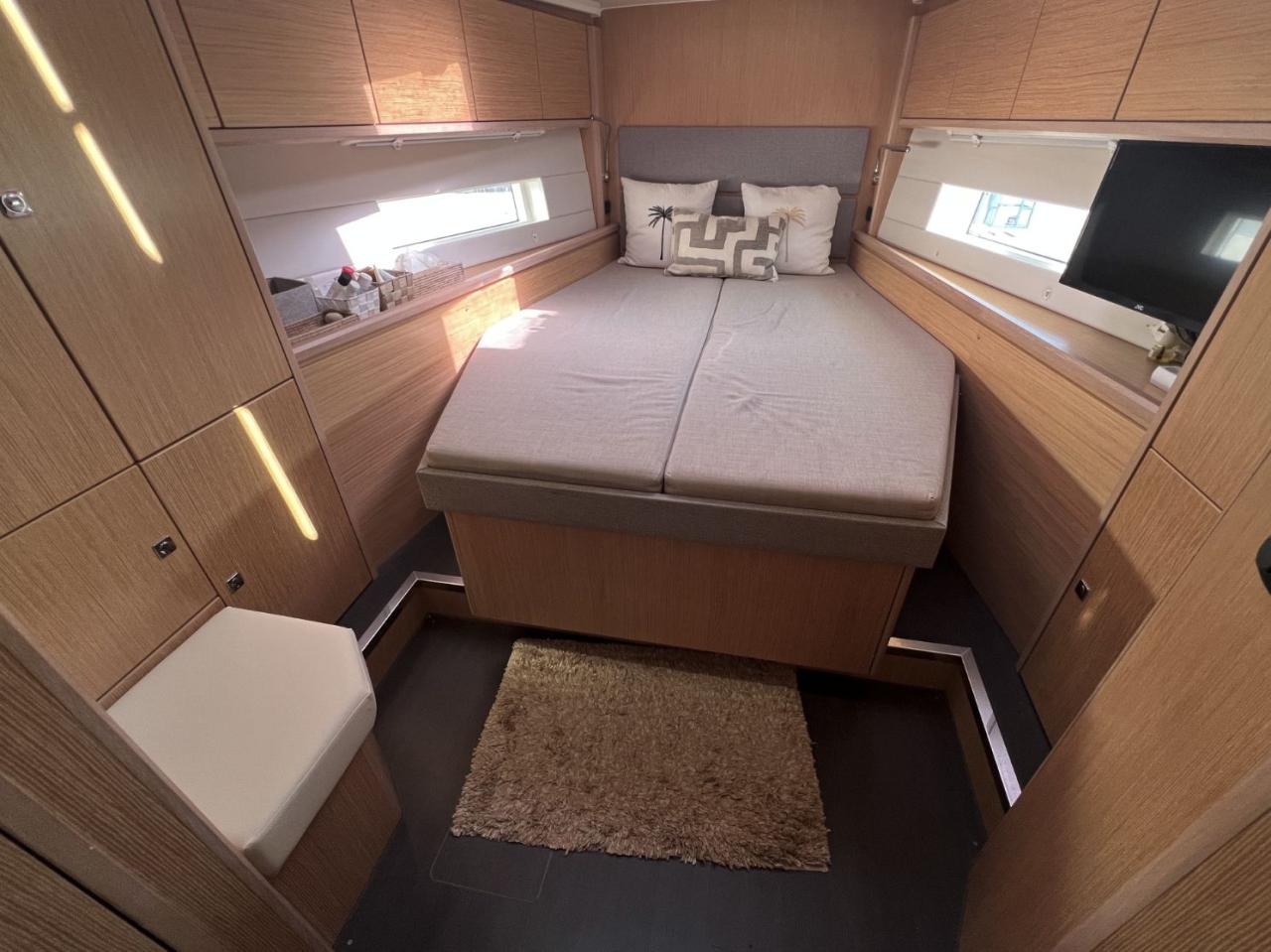 Bavaria C45 — photo 19