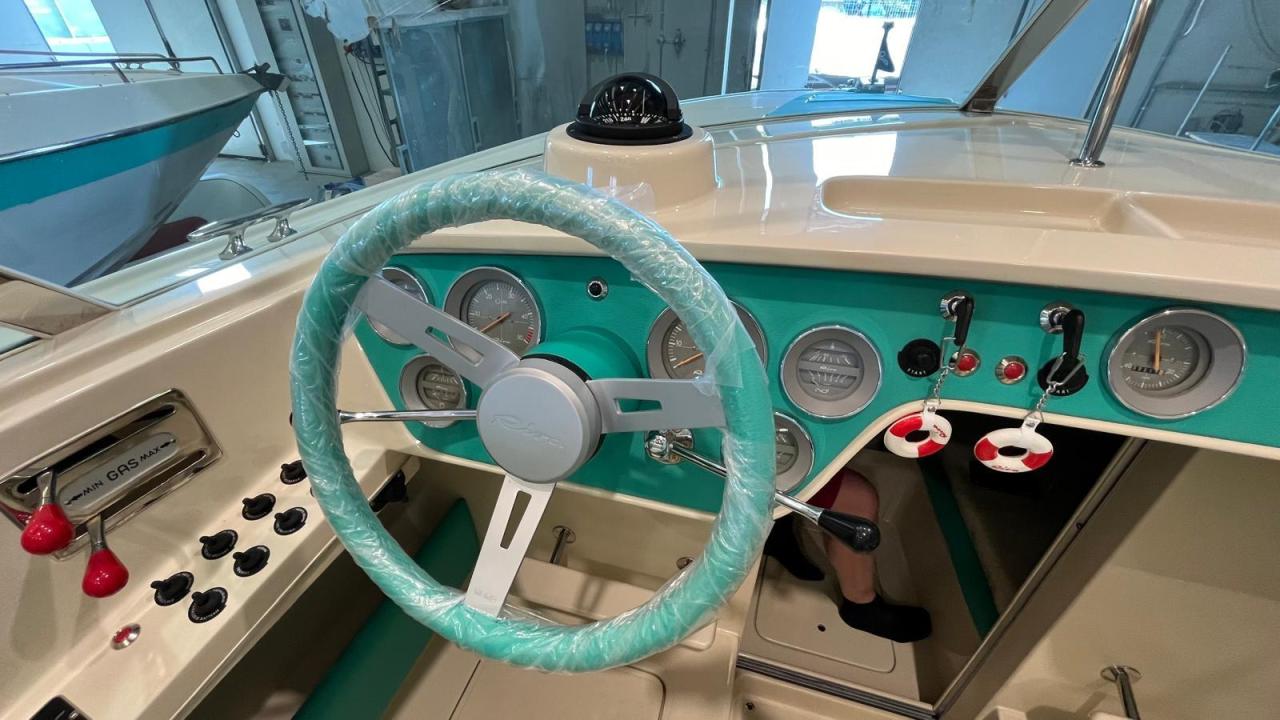 Riva Saint tropez 211 — photo 11