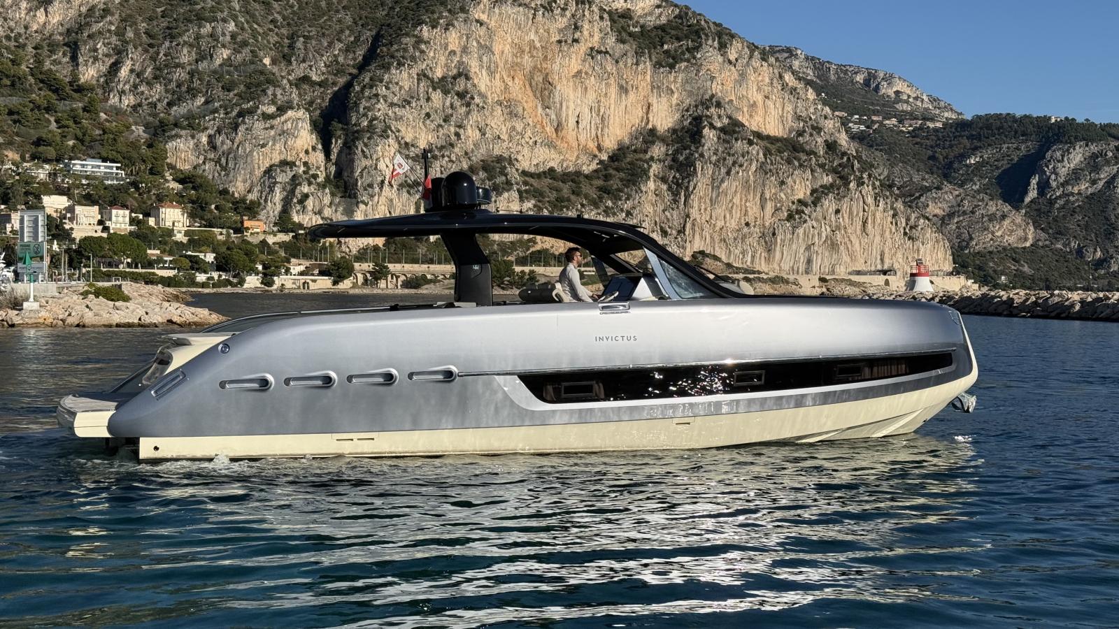 INVICTUS TT 460
