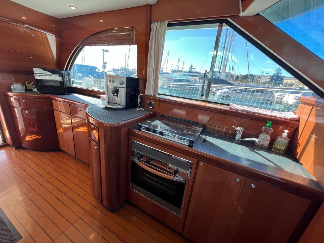 Beneteau Antares 13.80 — photo 11