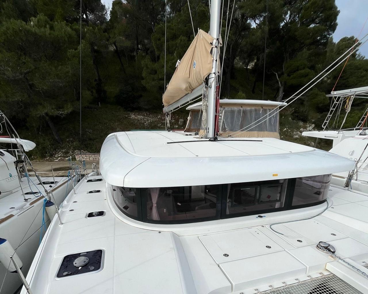 Lagoon 42 — photo 3