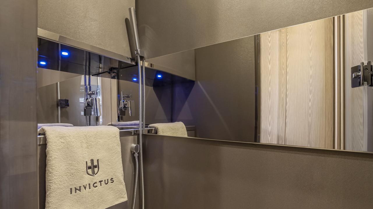 Invictus Yacht Invictus TT 460 — photo 29