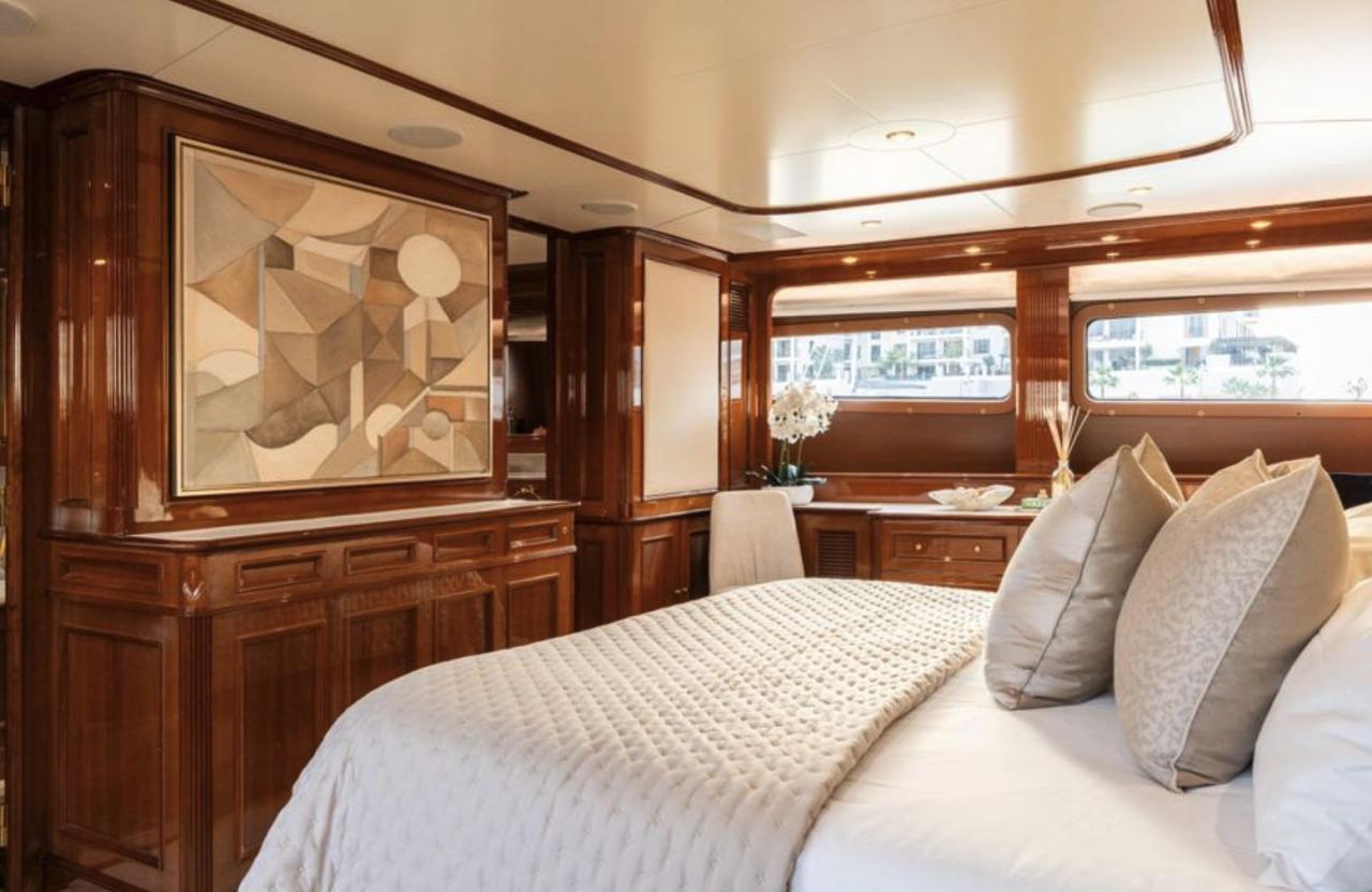 Benetti 115 Classic — photo 25