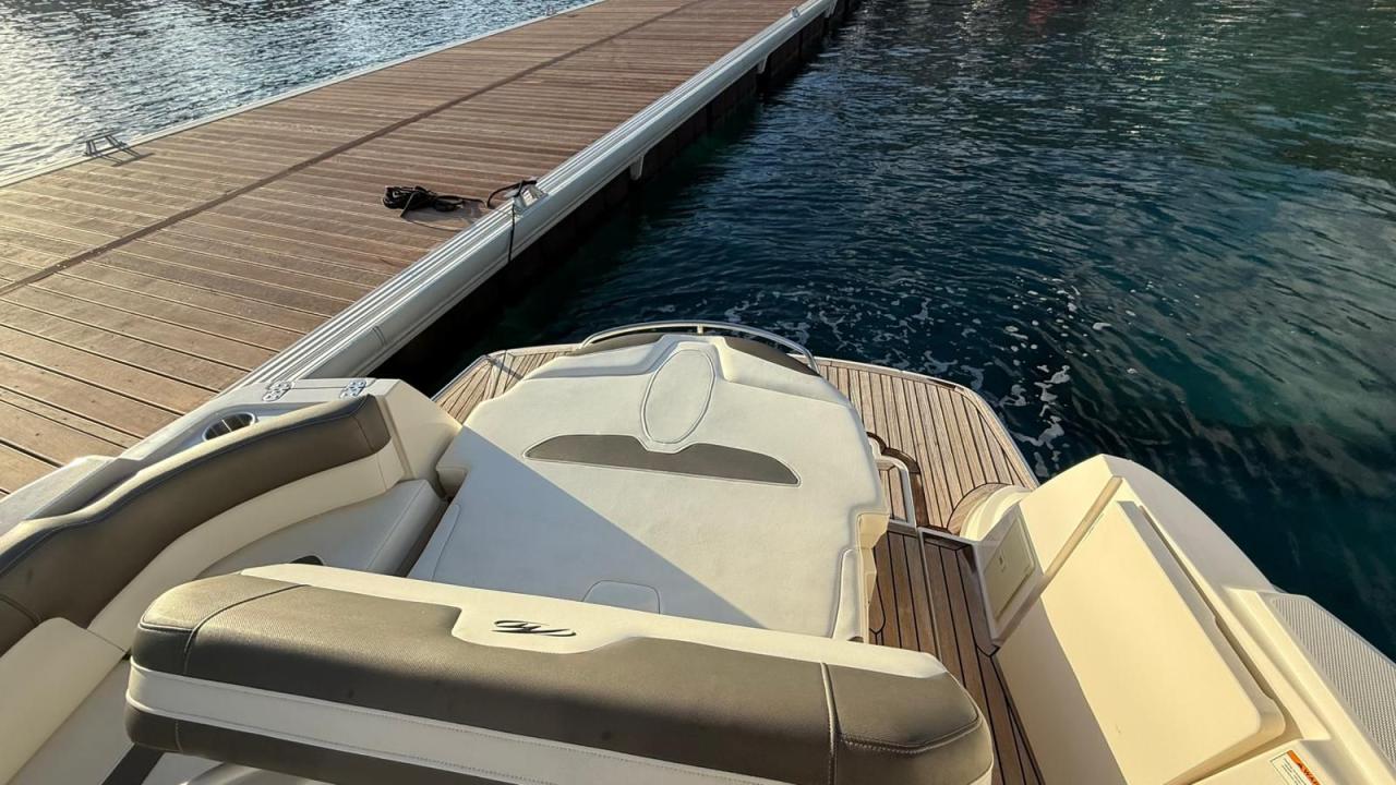 Monterey 295 sportcruiser — photo 19