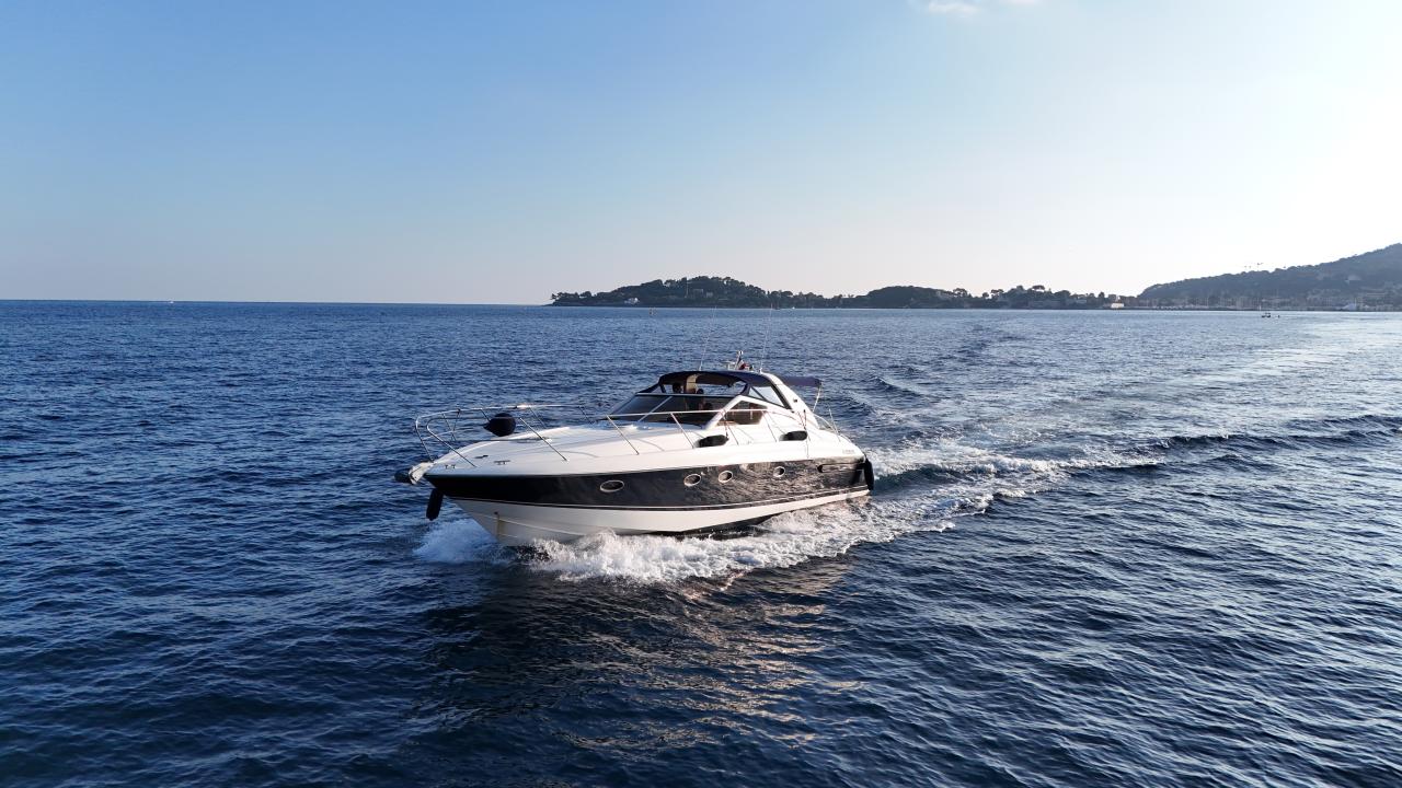 Princess V42 — photo 6
