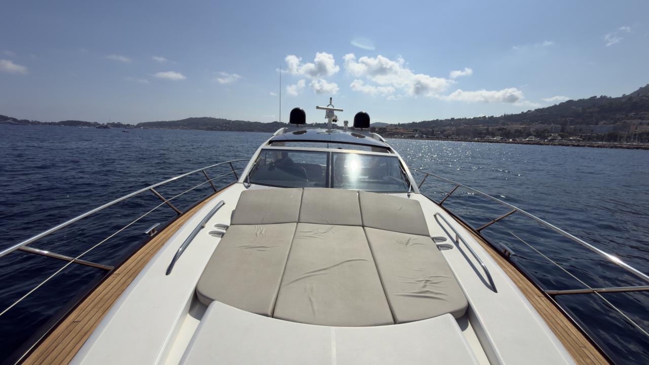 Sunseeker Predator 60 — photo 38