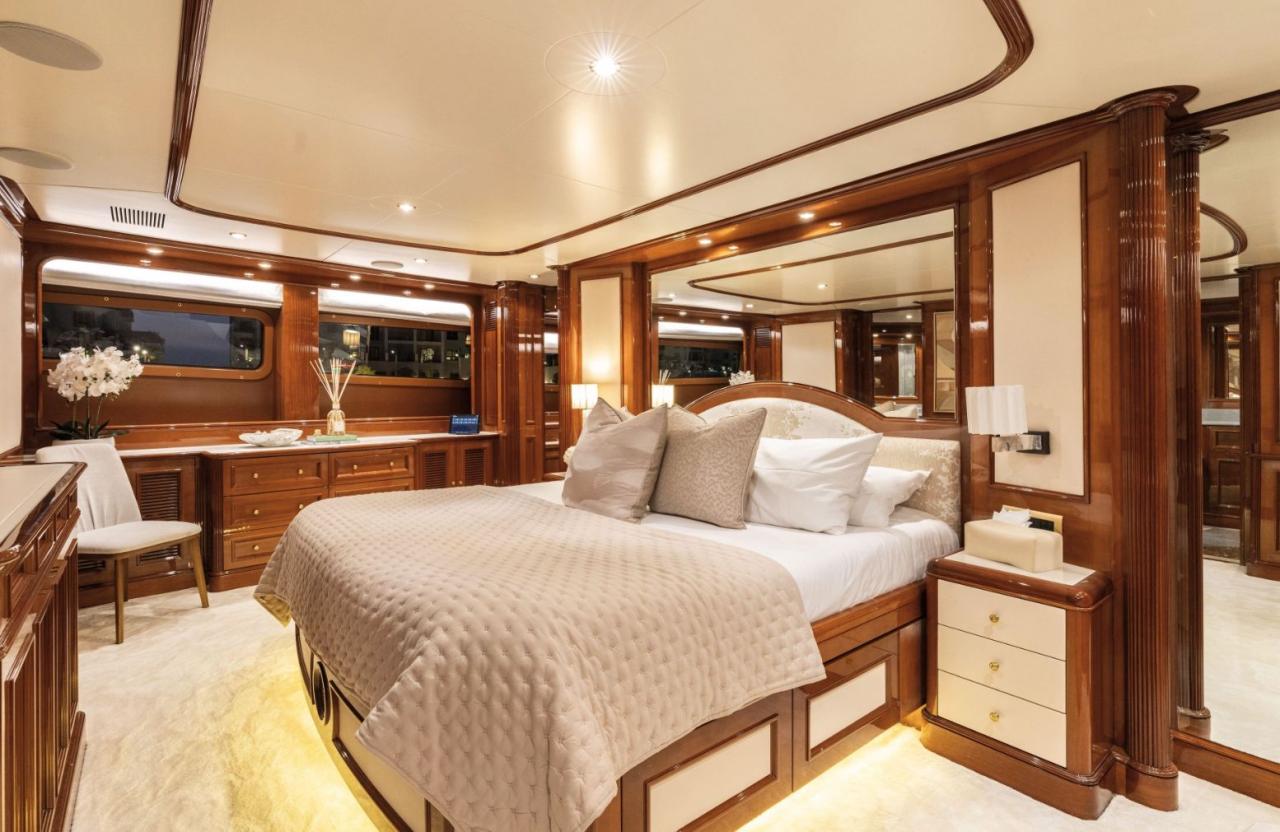 Benetti 115 Classic — photo 24