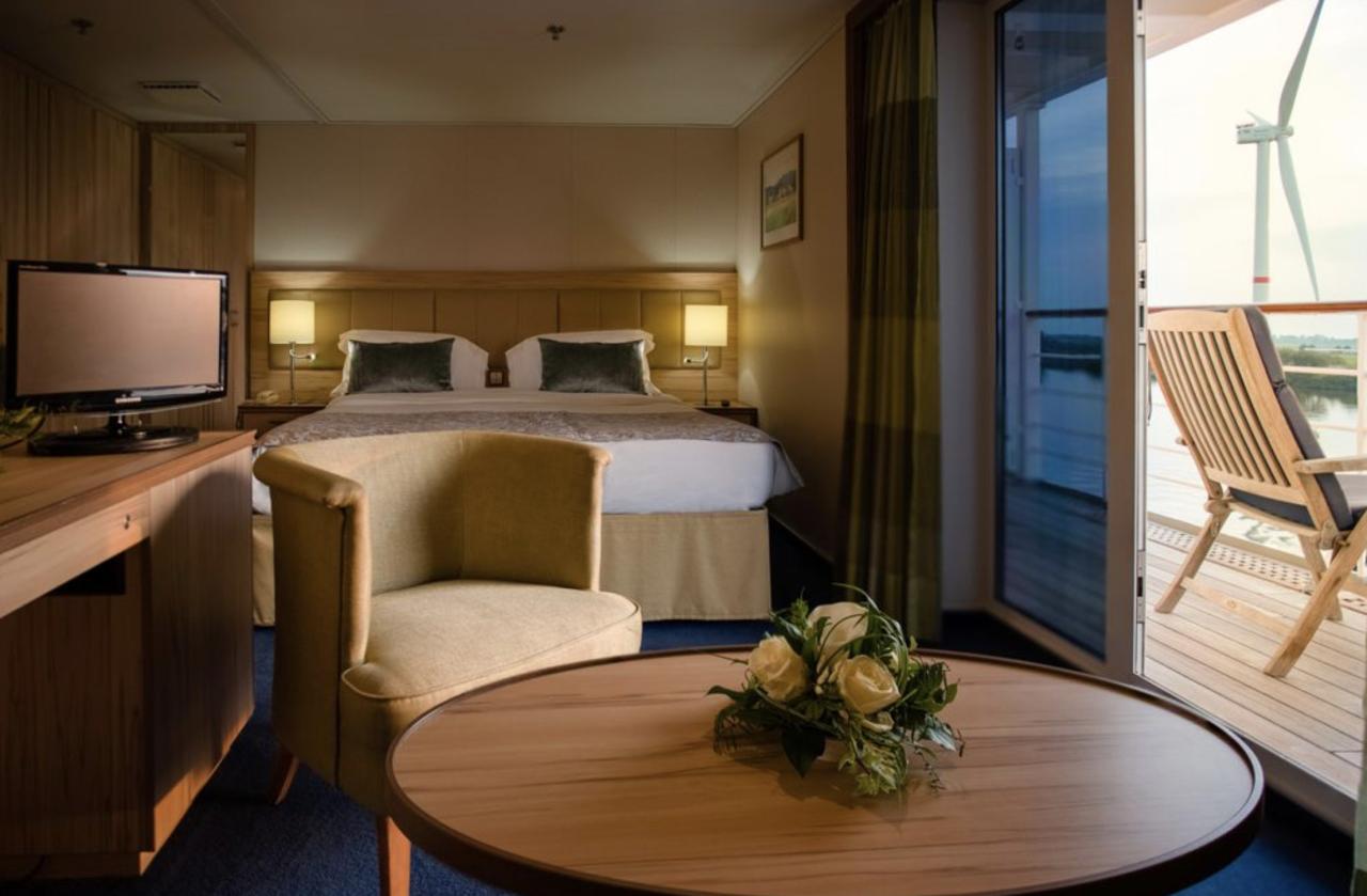Minerva Custom Boutique Cruise Ship — photo 7