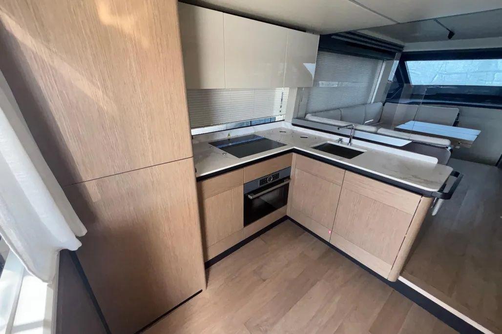 Absolute 60 FLY — photo 31
