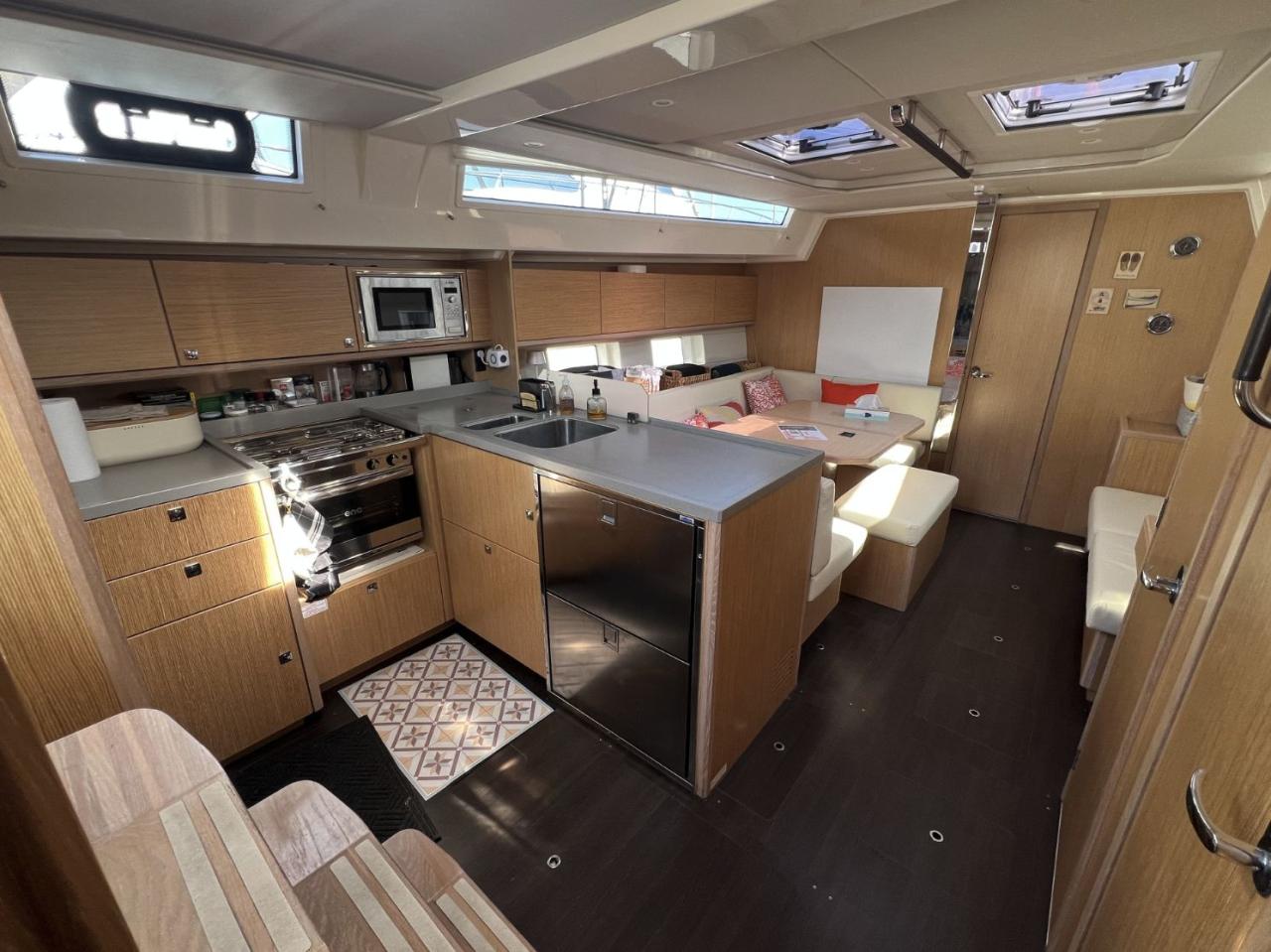 Bavaria C45 — photo 13