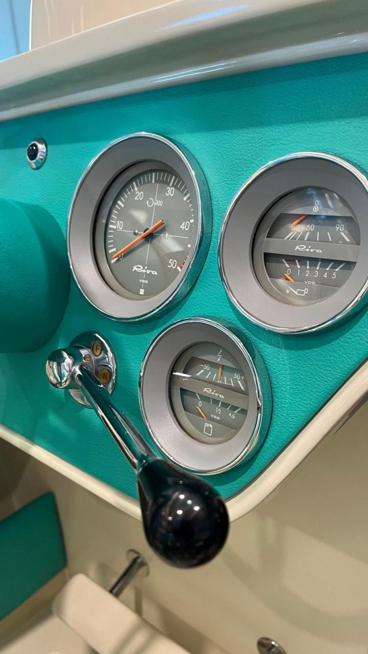 Riva Saint tropez 211 — photo 36