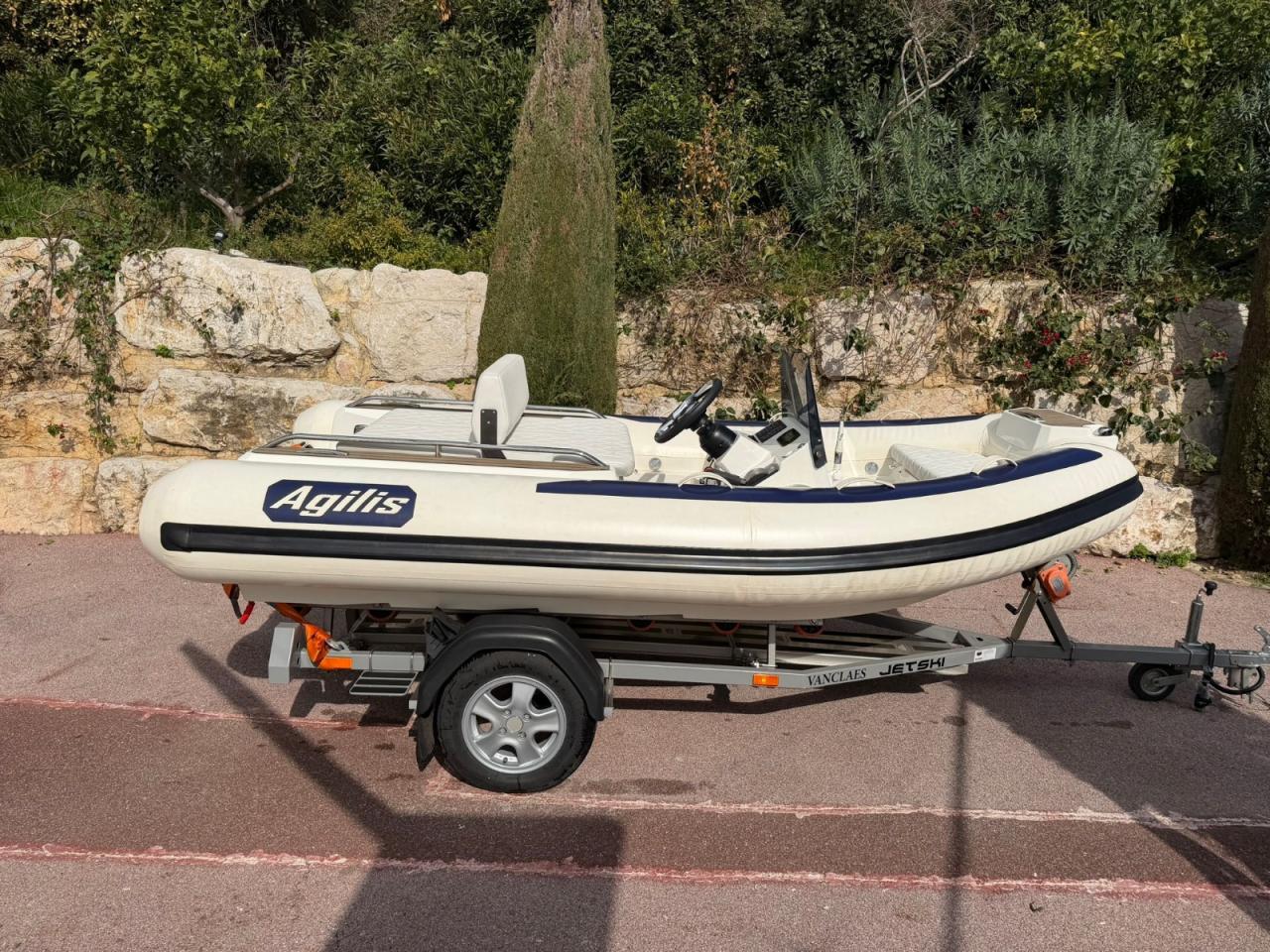 AGILIS 355C — photo 1 of 5