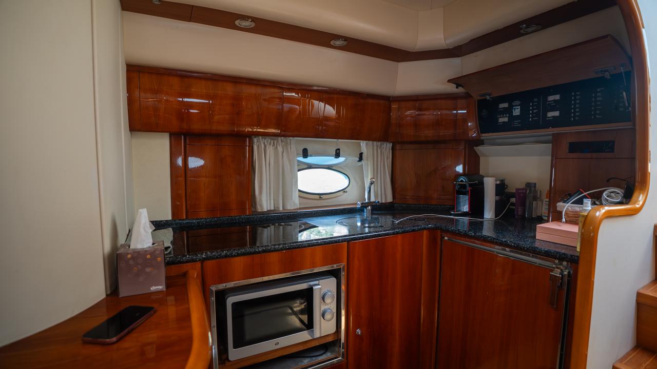 Princess V42 — photo 12