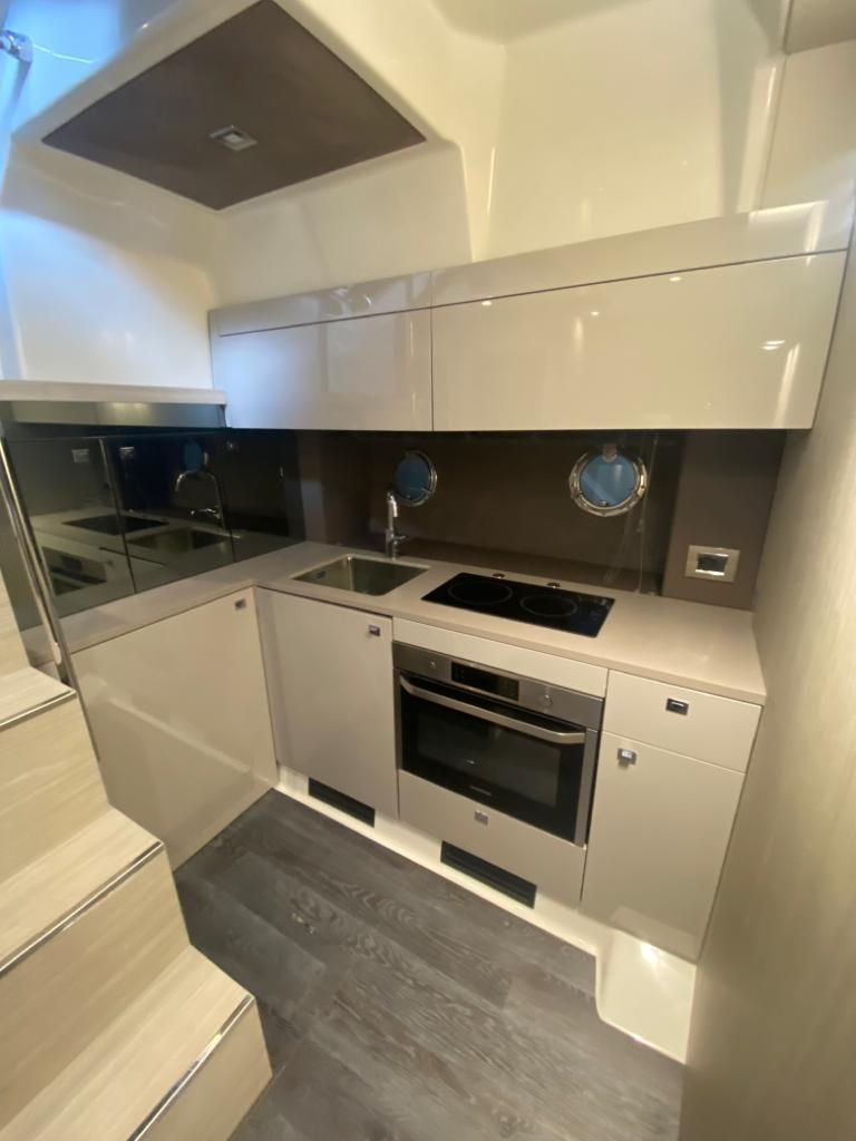 Cranchi M44 — photo 11