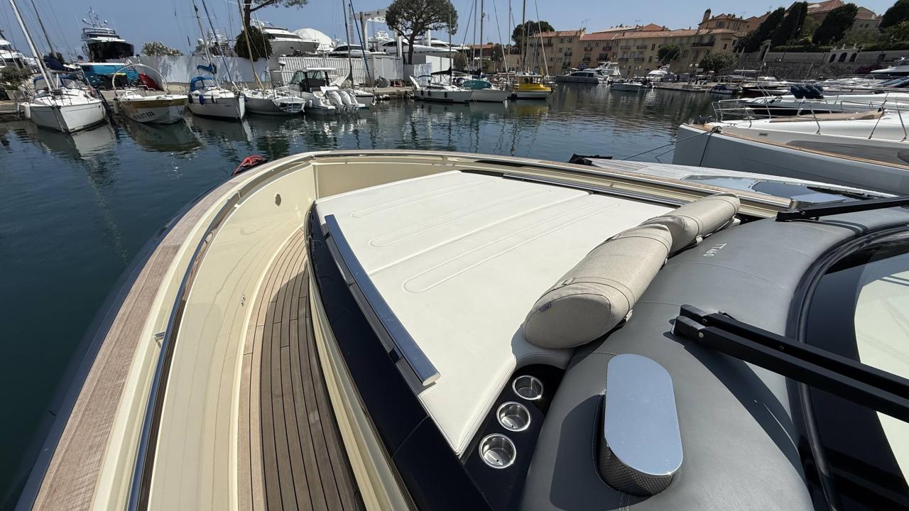Invictus Yacht Invictus TT 460 — photo 21
