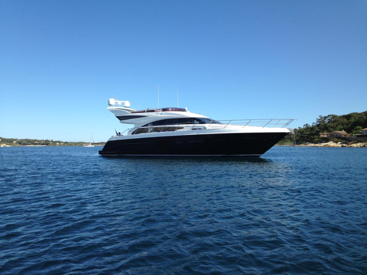 Princess 64 FLY — photo 7