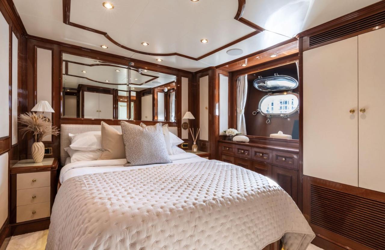 Benetti 115 Classic — photo 28
