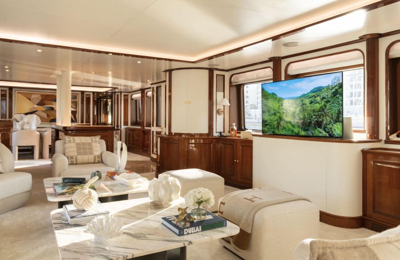 Benetti 115 Classic — photo 15