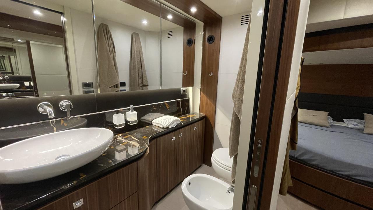 Absolute Navetta 58 — photo 33