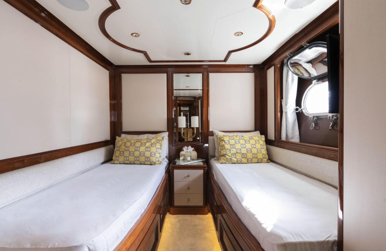 Benetti 115 Classic — photo 31