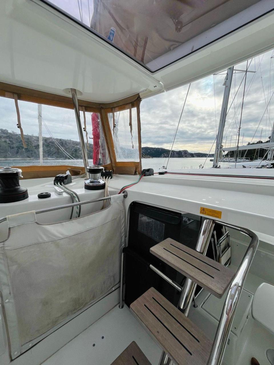 Lagoon 42 — photo 7