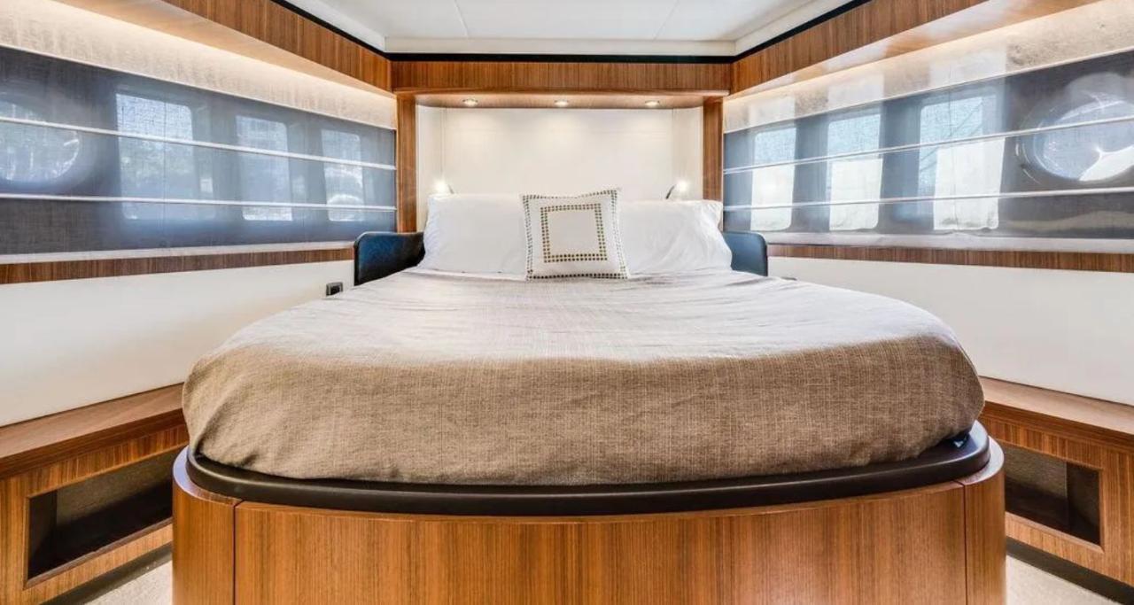 Absolute Navetta 58 — photo 16