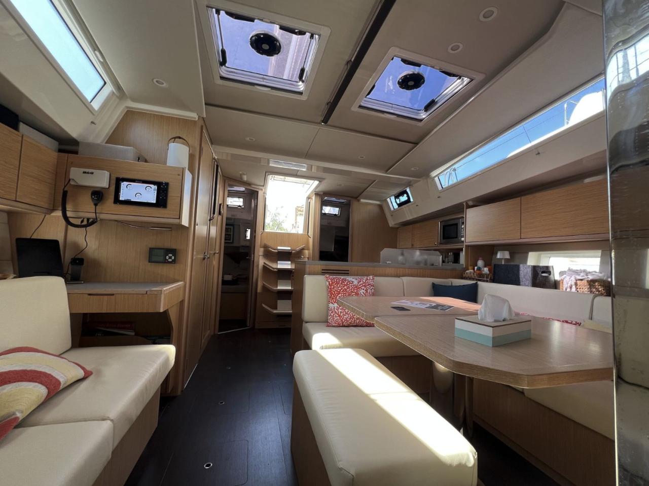 Bavaria C45 — photo 17